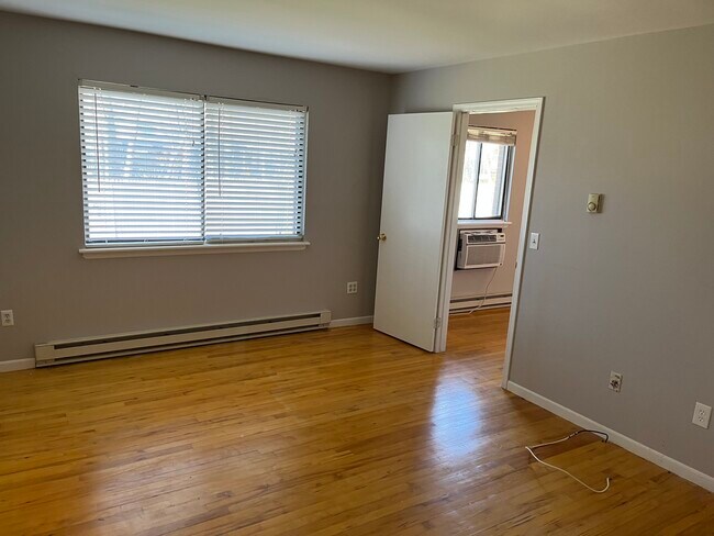 Bed room - 116 Hamburg Turnpike