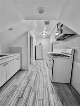 Building Photo - 31-35-35 Norwood Ave