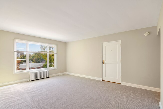 Building Photo - 1410 N Quinn St