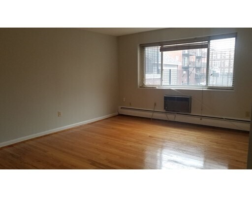 Foto del edificio - 280 Corey Rd