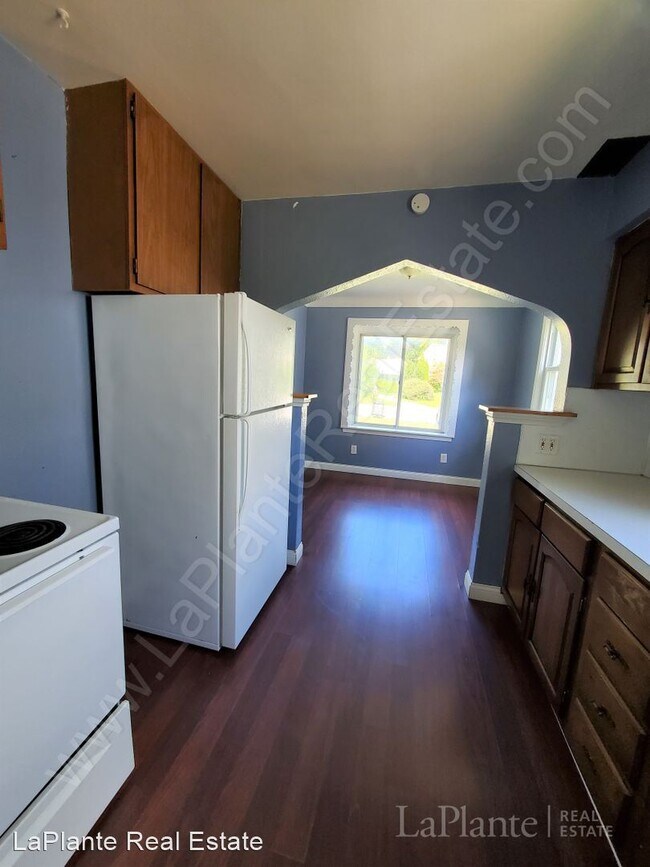 Foto del edificio - 3 br, 1 bath House - 3434 Bellevue Rd.