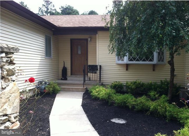 Building Photo - 1100 Whitehall Rd
