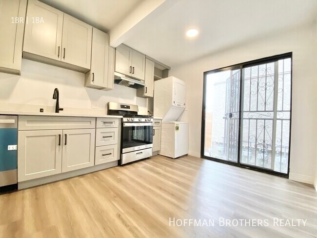 Foto del edificio - 1240 Bronson Ave
