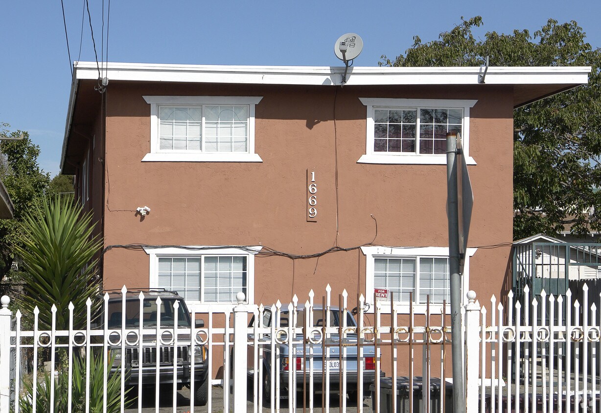 Building Photo - 1669 81st Ave