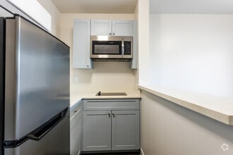 1BR, 1BA - 396SF - The Presidio Apartments