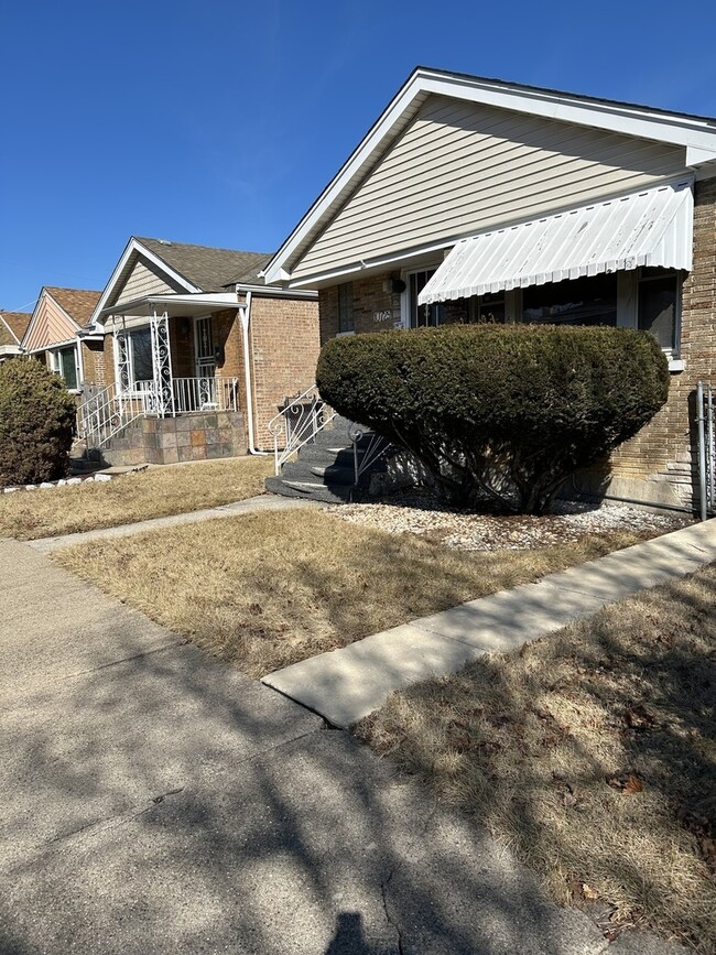 Building Photo - 10729 S Rhodes Ave