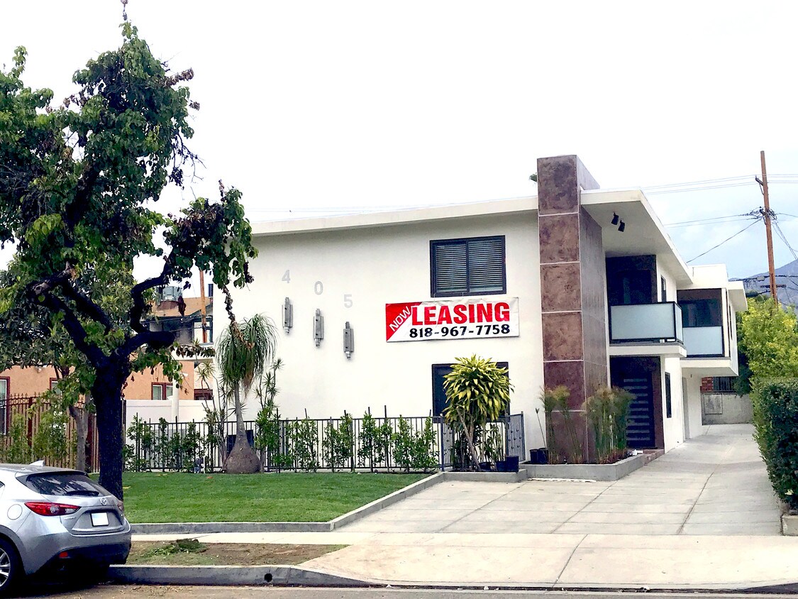Primary Photo - 405 W California Ave
