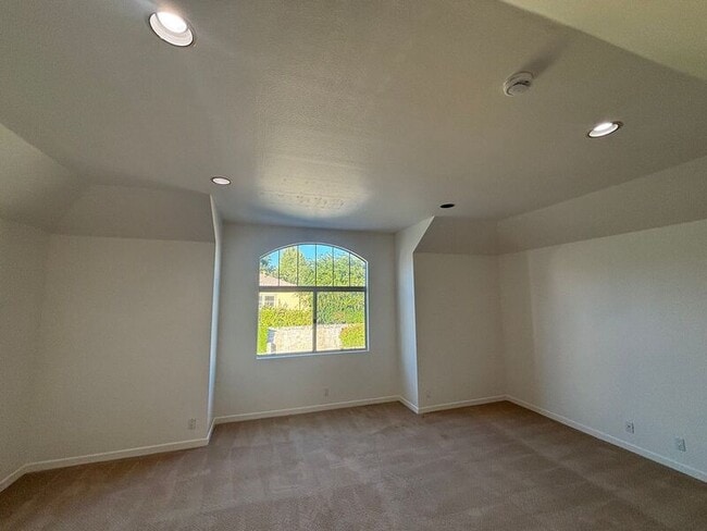 Building Photo - 525 Orange Grove Pl