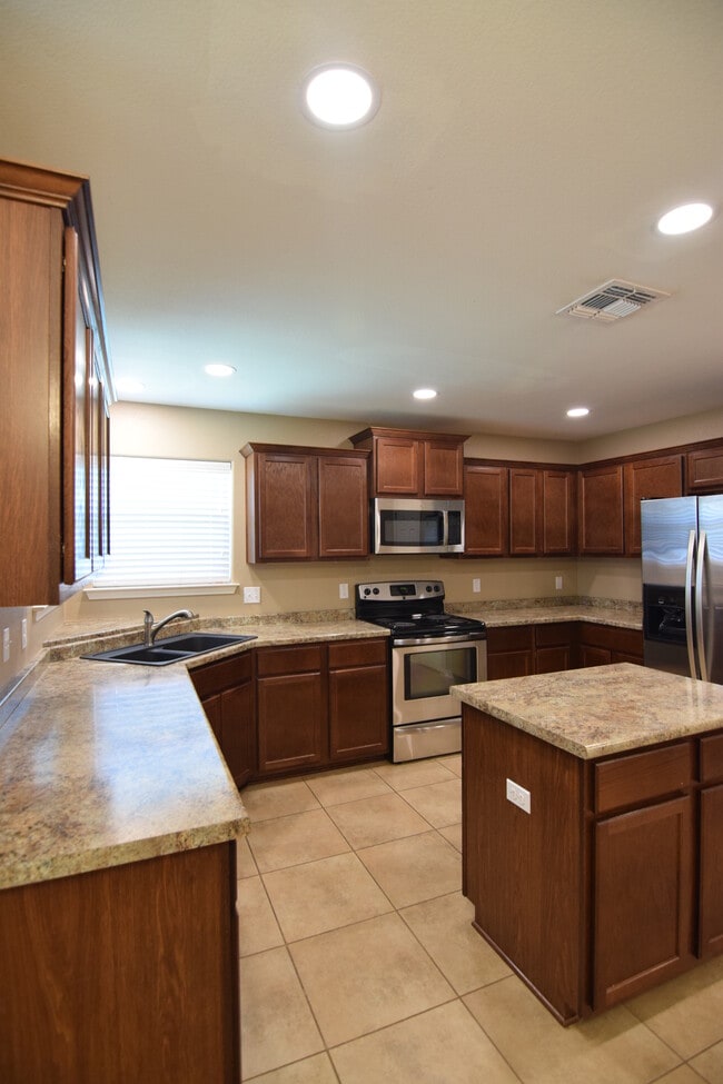 Building Photo - 8810 Capstone Cove