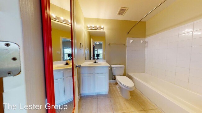 Building Photo - 2 br, 2.5 bath House - Woodlands townhome ...
