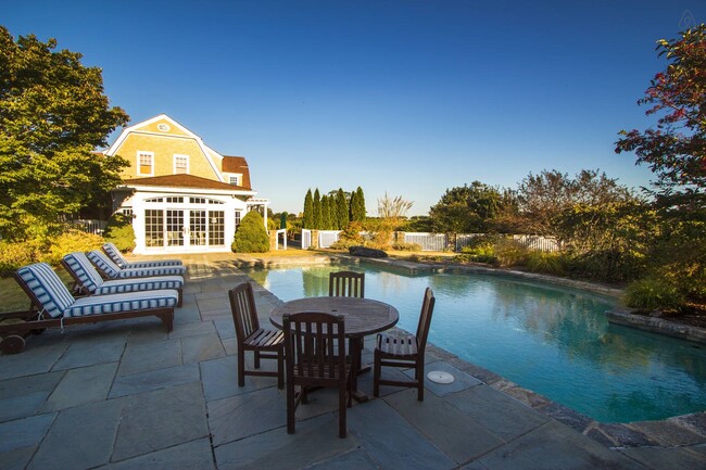 Foto del edificio - 14990 Oregon Rd