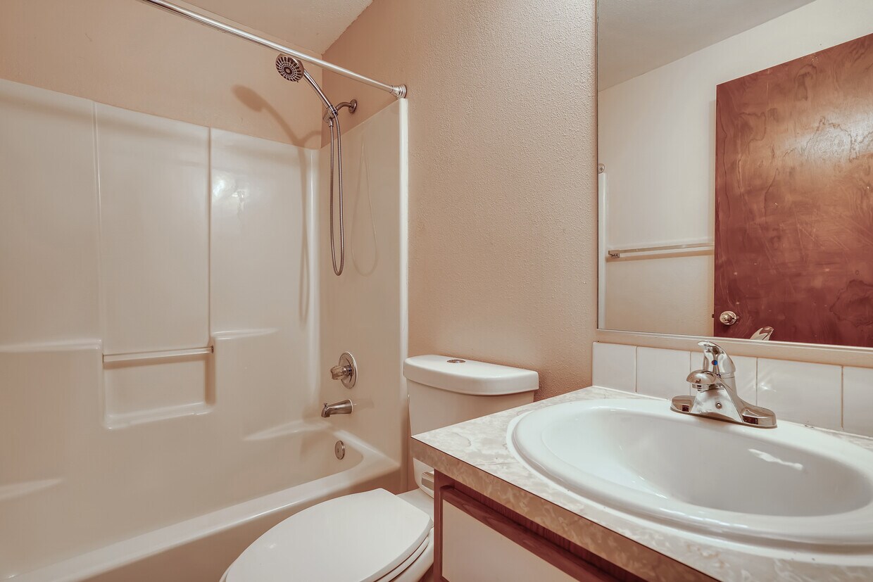 Bathroom - 14318 Se Stark St