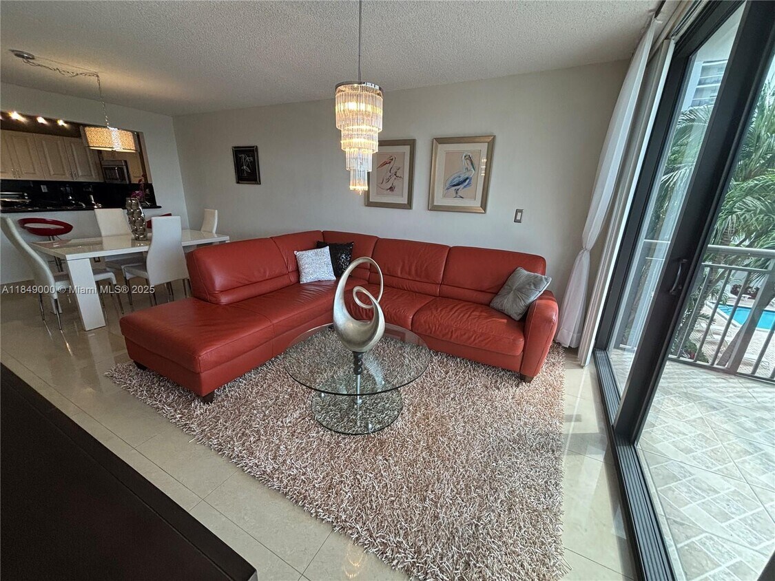 Foto principal - 3031 N Ocean Blvd