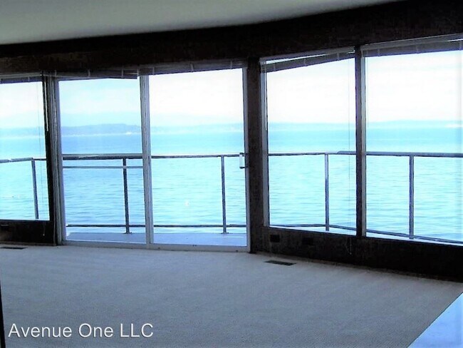 Building Photo - 3007 Alki Ave SW