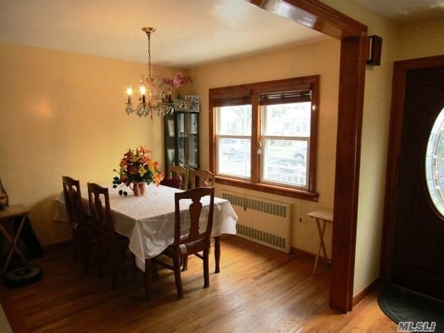 Foto del edificio - 88-16 Moline St