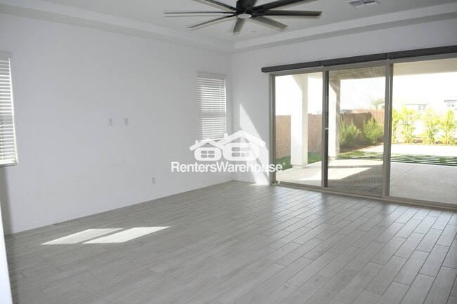 Foto del edificio - 2700 N 216th Ave