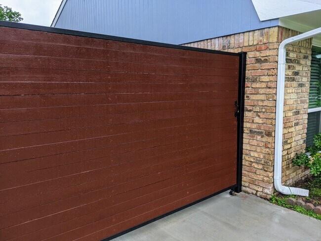 Foto del edificio - 10062 Haddington Dr