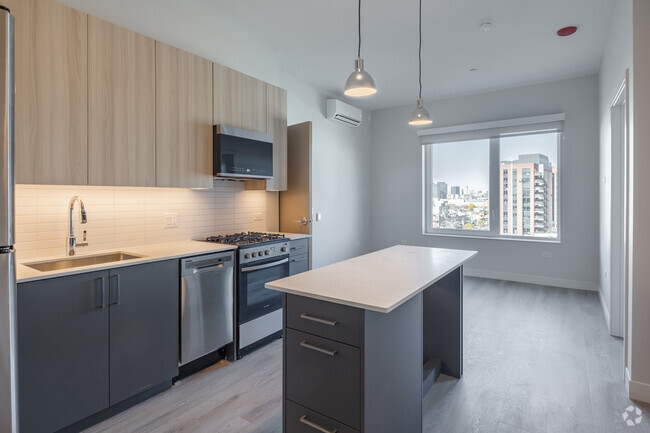 2BR, 2BA - 819SF - Cocina - Inspire West Town