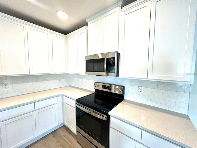 Foto del edificio - 2778 Narcoossee Cmns Wy