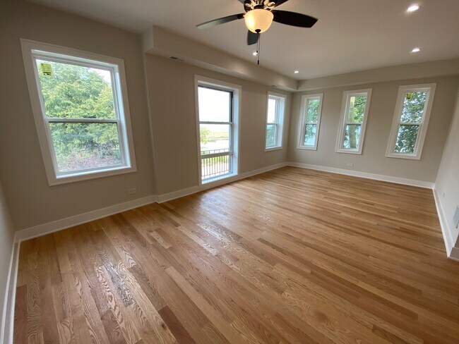 Foto del edificio - 1055 W Pratt Blvd