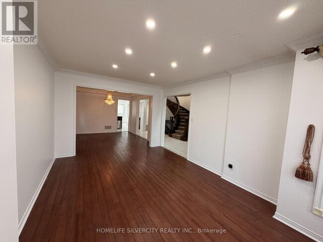 Building Photo - 5 Blue Oak Ave