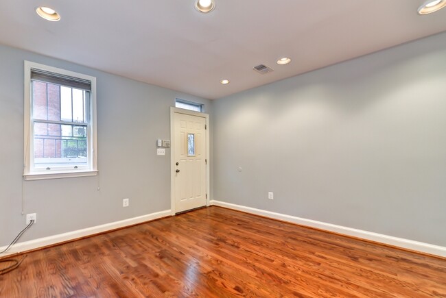 Living room - 1921 9 1/2 St NW