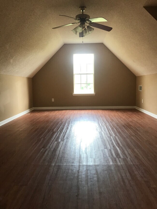 Foto del edificio - 814 King Arthur Dr