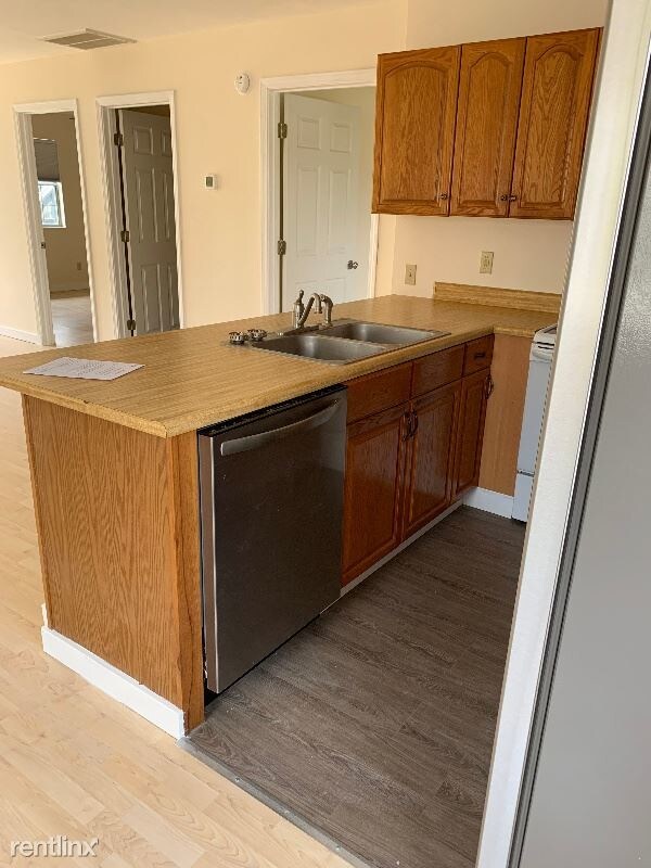 Foto del edificio - 5349 East Pkwy