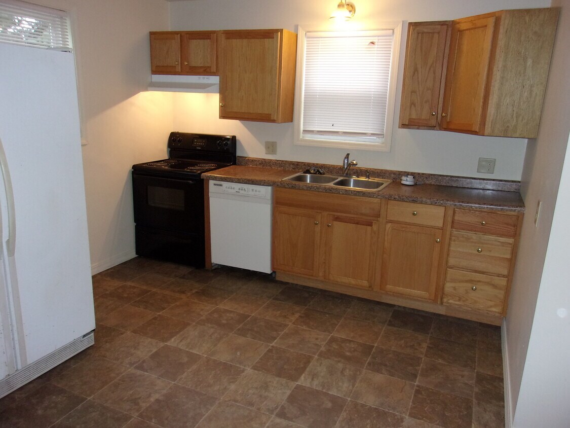 Foto principal - PRELEASING for AUGUST 2024! Dishwasher and...