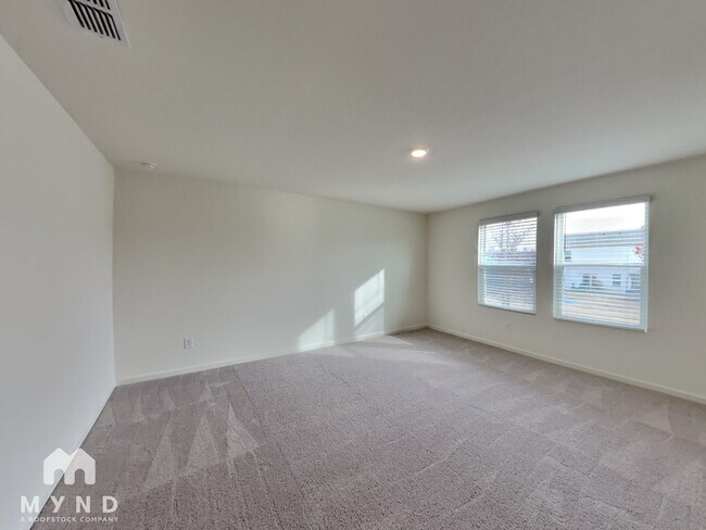 Foto del edificio - 424 Cottontail Ln