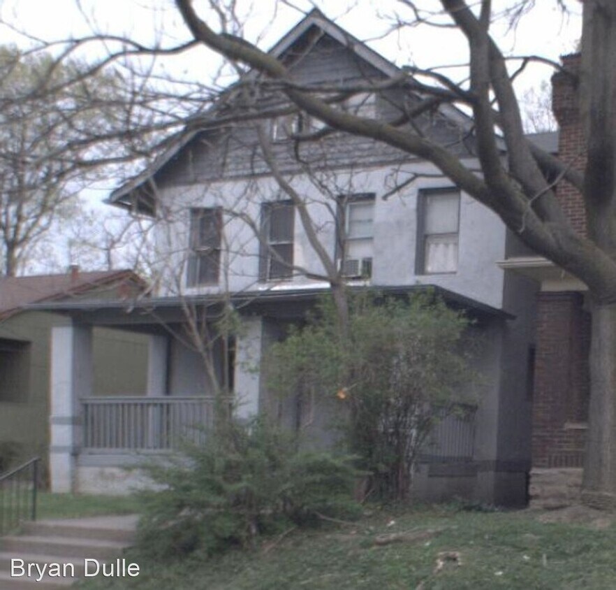 Primary Photo - 5 br, 1 bath House - 318 E 20th