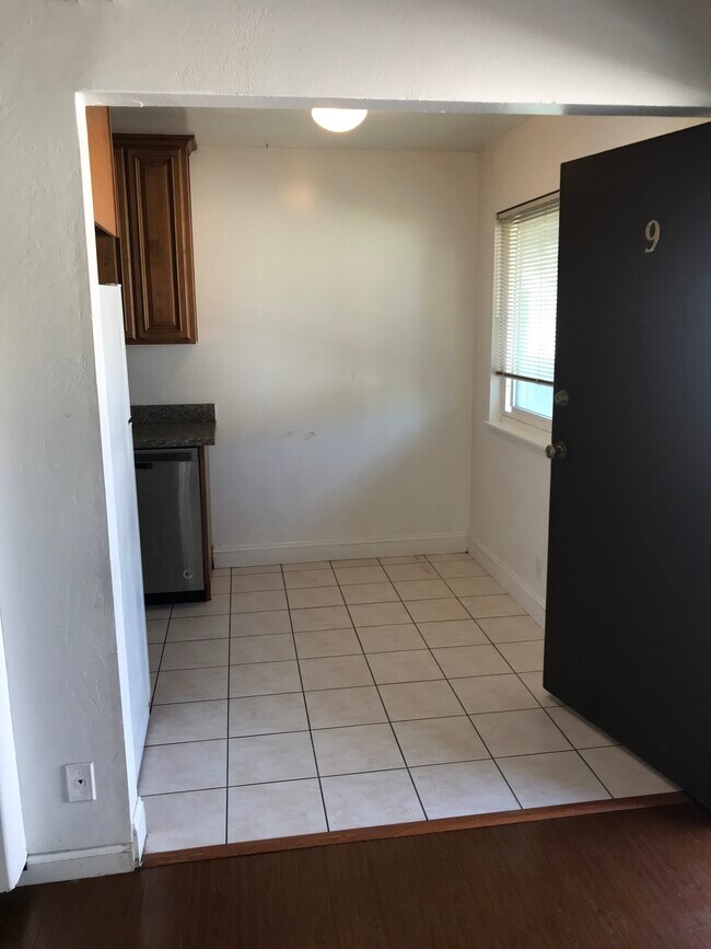 Dining area - 3559 Agate Dr