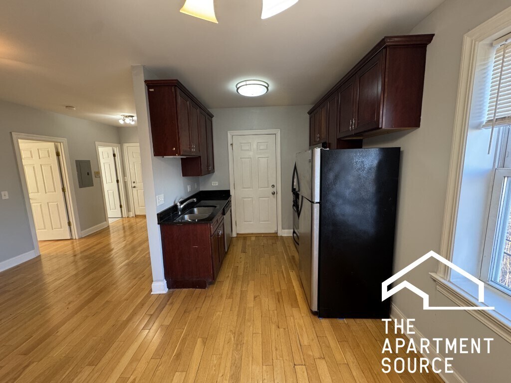 Photo - 4564 West George St. Unit 3