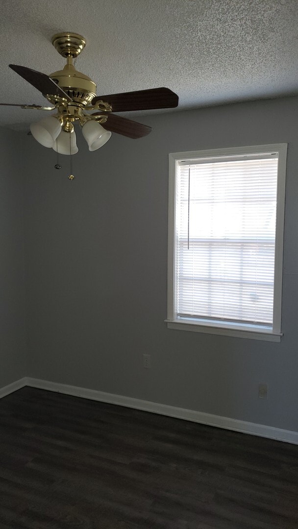 Building Photo - 3345 William Tell Dr