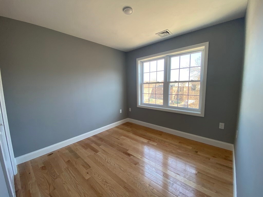 18 Bates Ave Unit 3, Quincy, MA 02169 Apartments in Quincy, MA