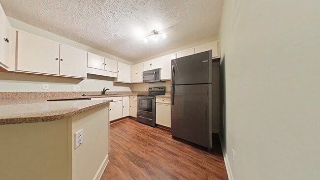 Building Photo - 3355 Galleria Dr