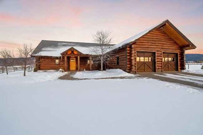 Building Photo - 1330 Larsen Ln