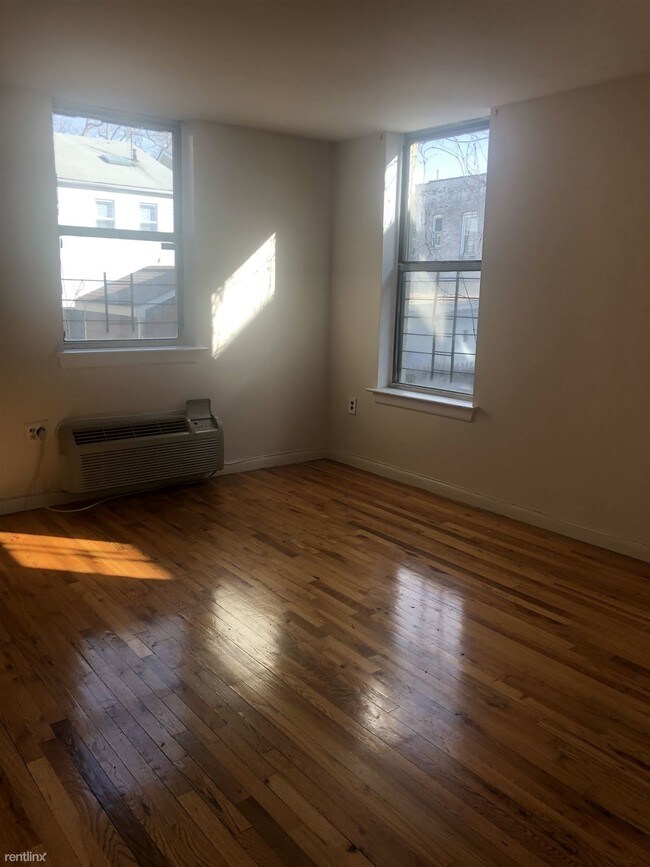 Foto del edificio - 1 br, 1 bath  - 3102 Willow Ln