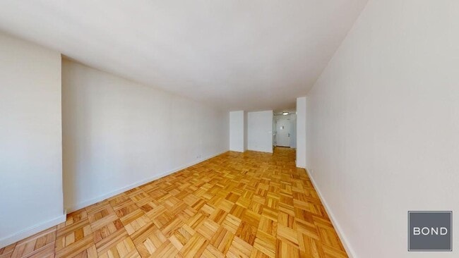 Building Photo - 333 E 49th St