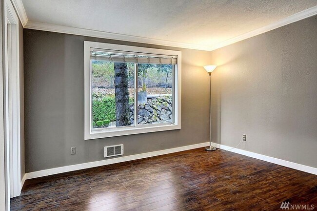 Foto del edificio - 1 Bed 1 Bath Condo Issaquah Sammamish Bluffs