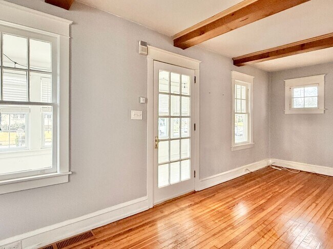 Foto del edificio - 7041 Harvey Ave