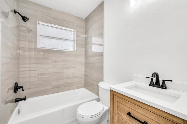 Building Photo - 616 unit 13
