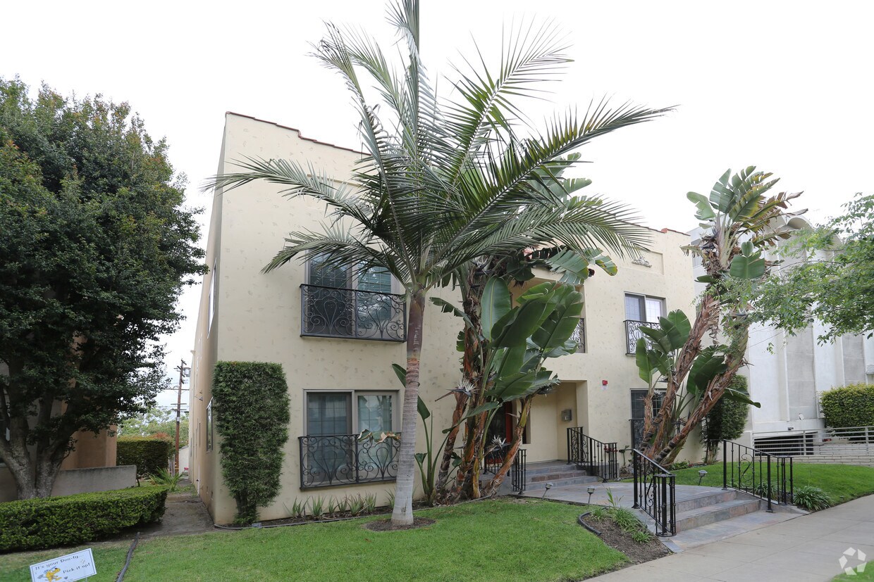 Primary Photo - 248 S Reeves Dr