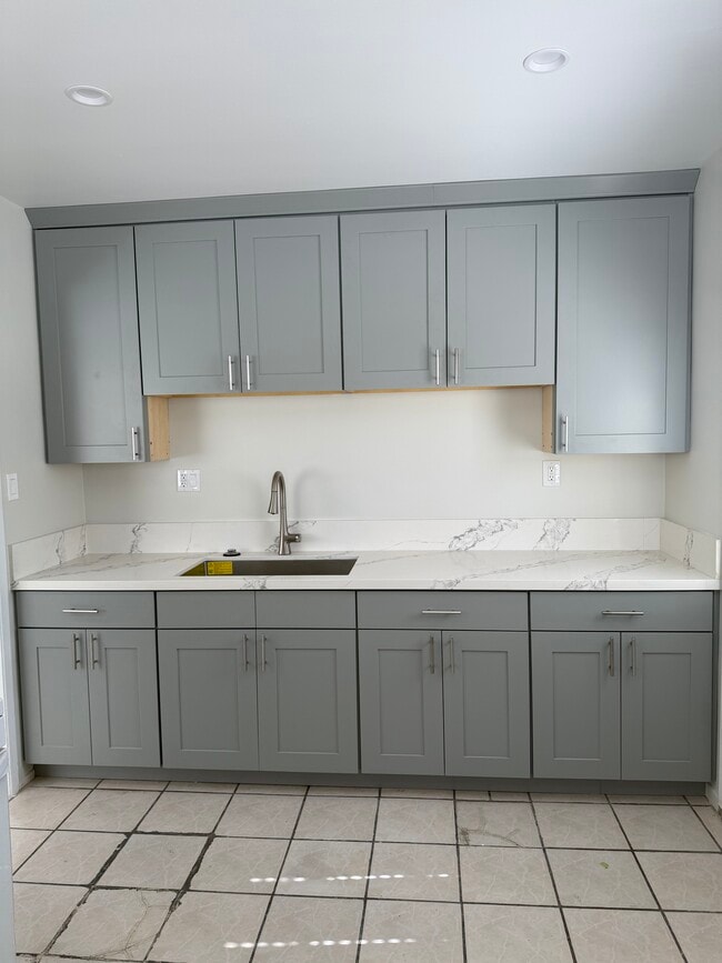 Foto del edificio - 141 Marguerita Ave