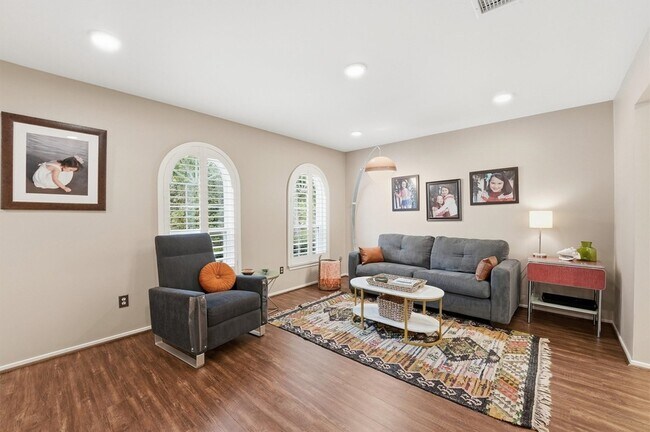 Foto del edificio - 2234 Willow Point Dr