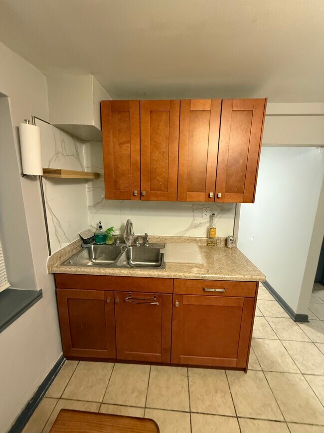 Foto del edificio - 2223 S Troy St