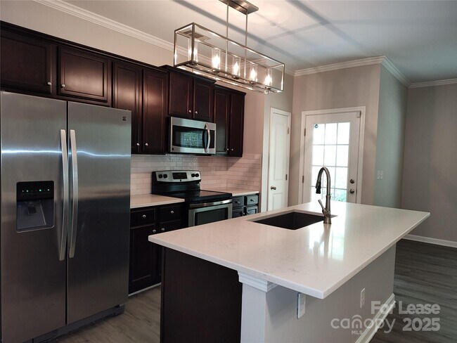 Foto del edificio - 4062 Queensbridge Rd