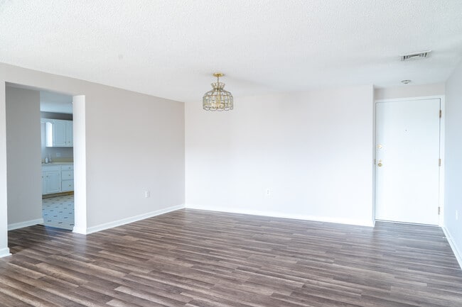 Building Photo - 28 9th St