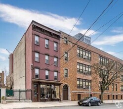 Building Photo - 177 York St
