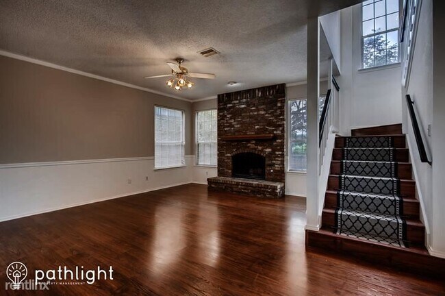 Building Photo - 4 br, 2 bath House - 3534 Oak Bend Drive UNIT